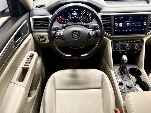 Used 2018 Volkswagen Atlas SE AWD/4WD image 2