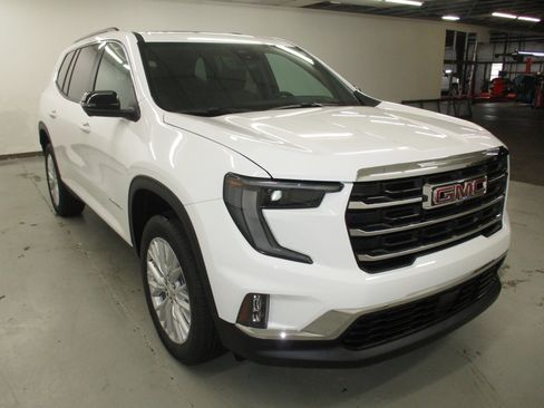 New 2026 GMC Acadia Elevation w/ Elevation Premium Package AWD/4WD image 3
