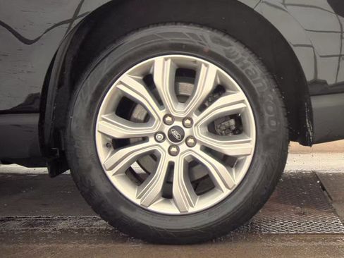 Used 2024 Ford Edge Titanium AWD/4WD image 12