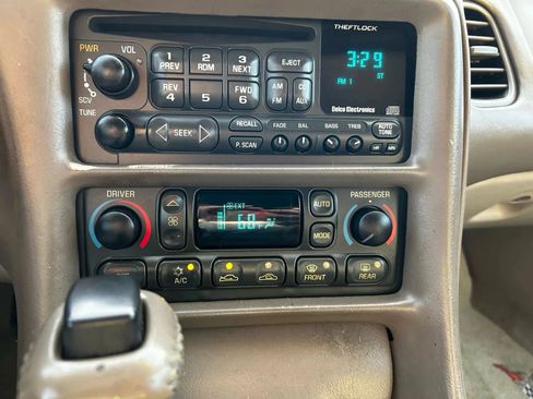 Used 2003 Chevrolet Corvette Coupe 2D w/ Preferred Equipment Group image 18