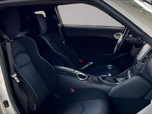 Used 2014 Nissan 370Z Coupe image 24