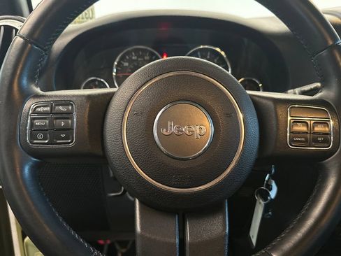 Used 2013 Jeep Wrangler Unlimited Sahara w/ Connectivity Group AWD/4WD image 22