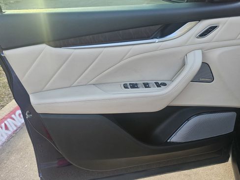 Used 2019 Maserati Levante GranLusso image 33