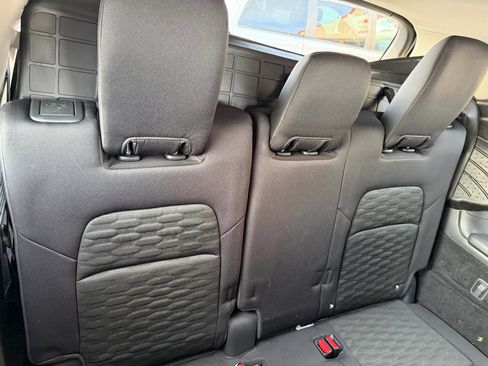 Used 2024 Nissan Pathfinder SV image 23