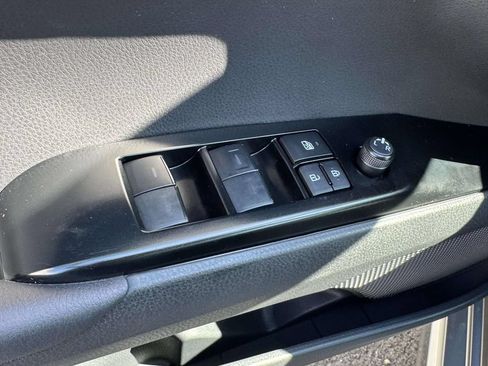 Used 2025 Toyota Camry SE FWD image 18
