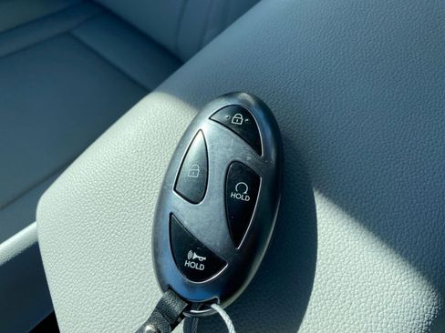 Used 2025 Hyundai Elantra Limited image 27