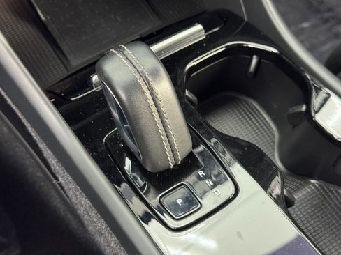 Used 2021 Volvo XC40 P8 Recharge w/ Advanced Package image 31