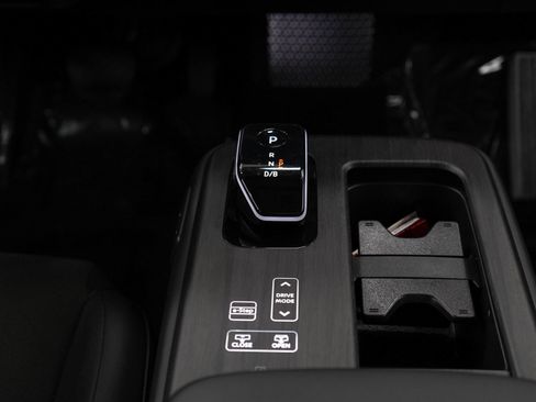 Used 2024 Nissan Ariya AWD image 20