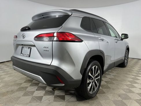 Certified 2022 Toyota Corolla Cross XLE image 7
