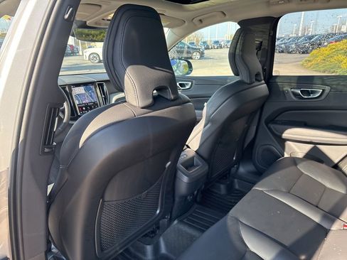 Certified 2025 Volvo XC60 B5 Plus AWD/4WD image 29