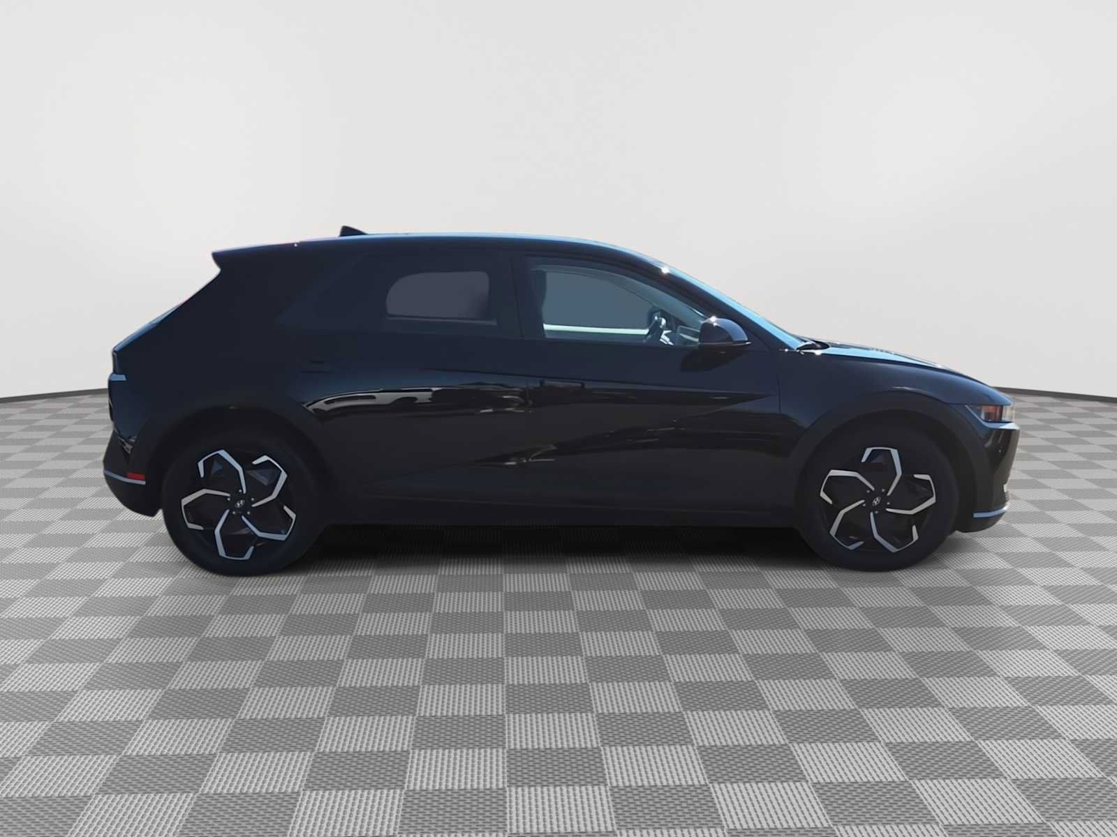 Used 2024 Hyundai Ioniq 5 SE RWD image 9