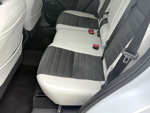 New 2025 Mitsubishi Outlander SE image 21