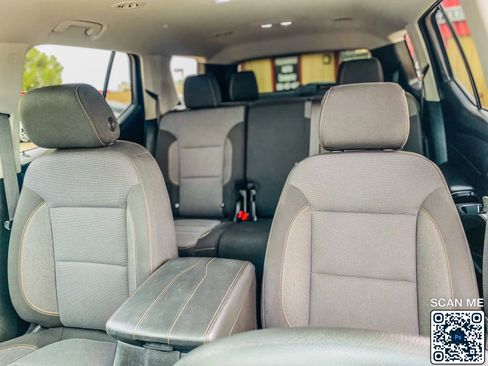 Used 2021 Chevrolet Traverse LS image 26