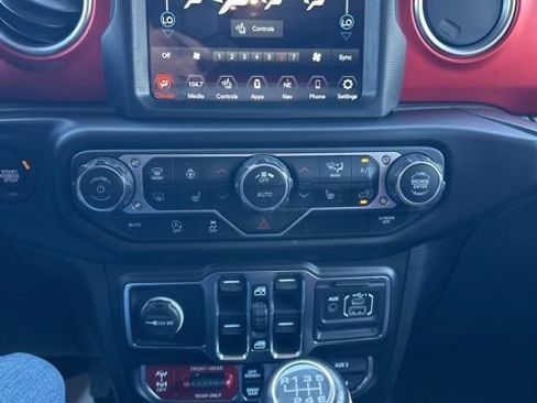 Certified 2021 Jeep Wrangler Unlimited Rubicon AWD/4WD image 26