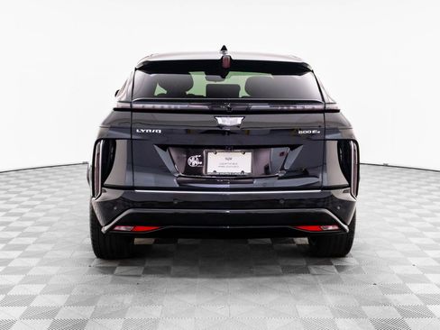 Certified 2025 Cadillac Lyriq Luxury w/ LPO, Floor Liner Package AWD/4WD image 4