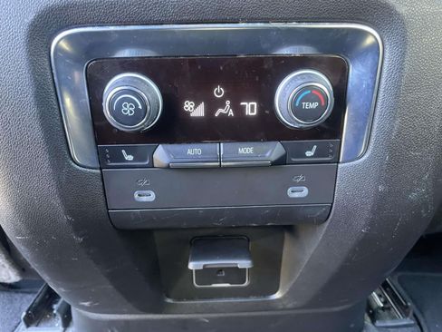 Used 2023 Chevrolet Suburban Premier RWD image 13