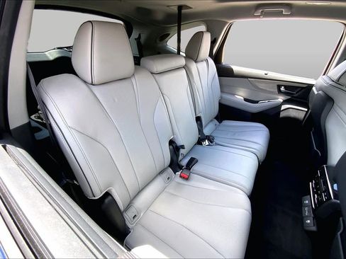 Used 2024 Acura MDX SH-AWD w/ Advance Package image 19