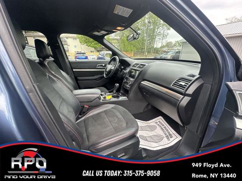 Used 2019 Ford Explorer XLT w/ Equipment Group 202A AWD/4WD image 28