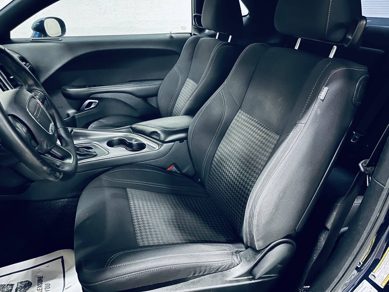 Used 2015 Dodge Challenger SXT RWD image 16