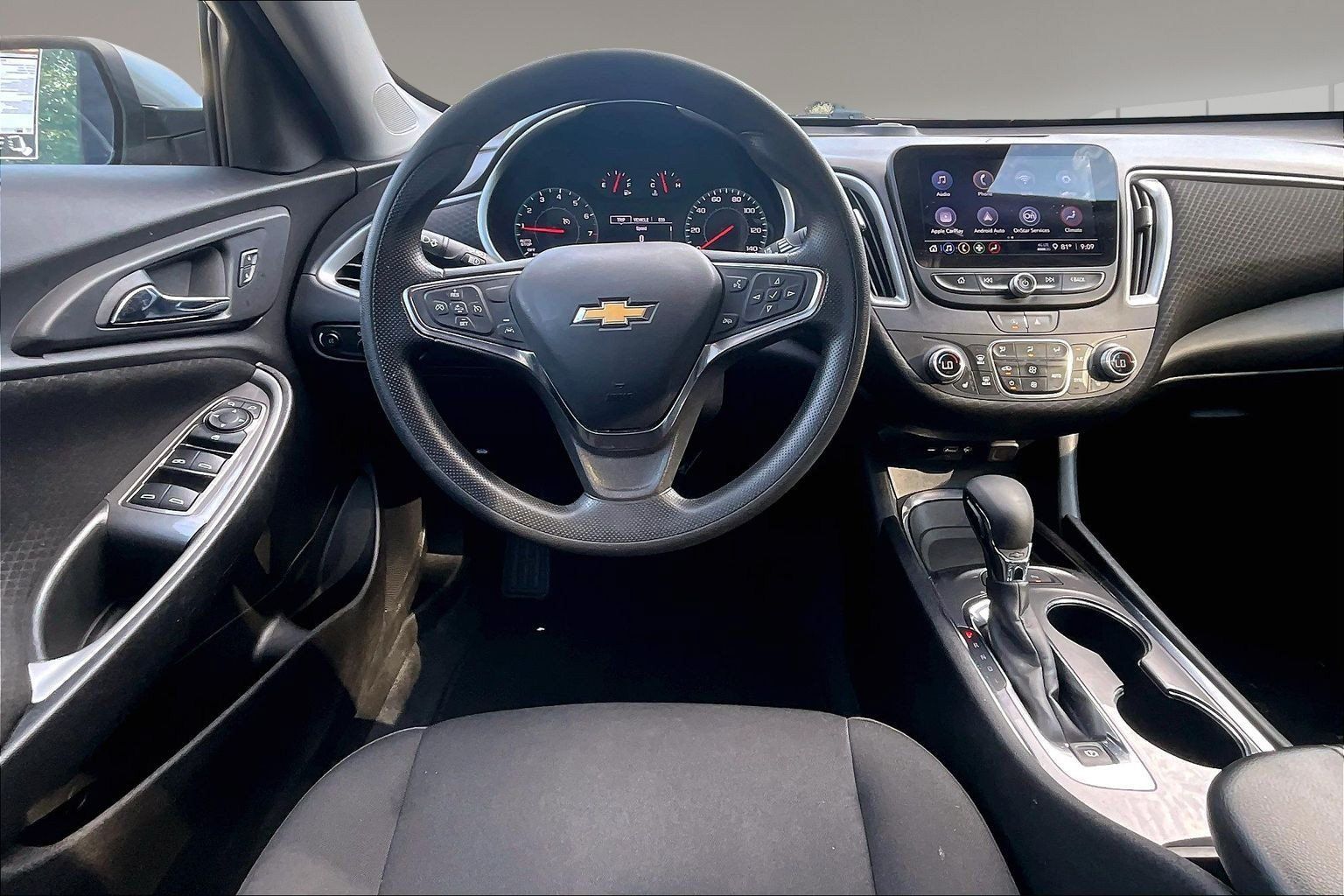 Used 2025 Chevrolet Malibu LT FWD image 9