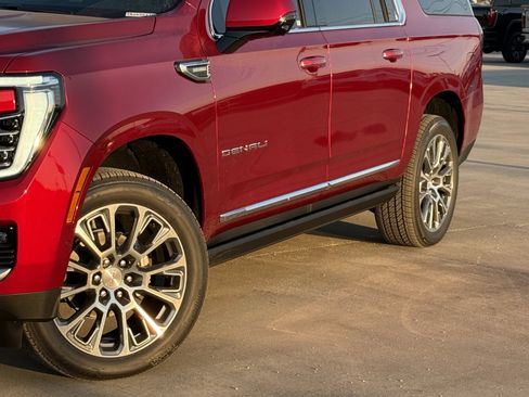 New 2026 GMC Yukon XL Denali w/ Denali Reserve Package image 11
