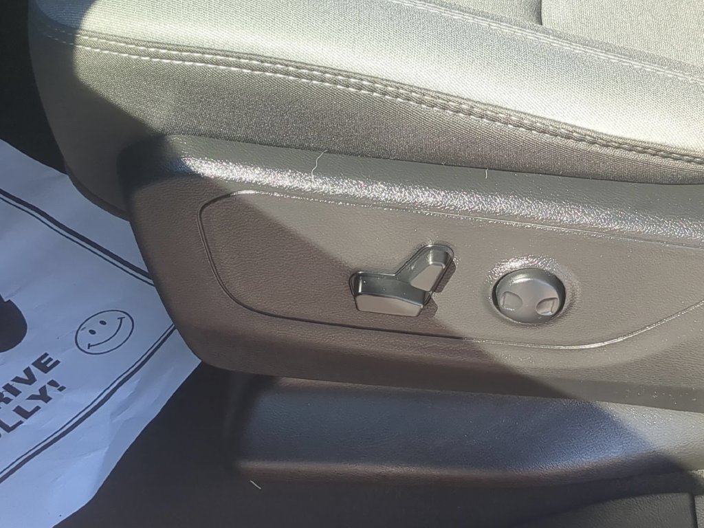 Used 2025 RAM 1500 Big Horn AWD/4WD image 17
