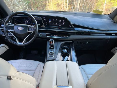 Used 2022 Cadillac Escalade ESV Sport image 13