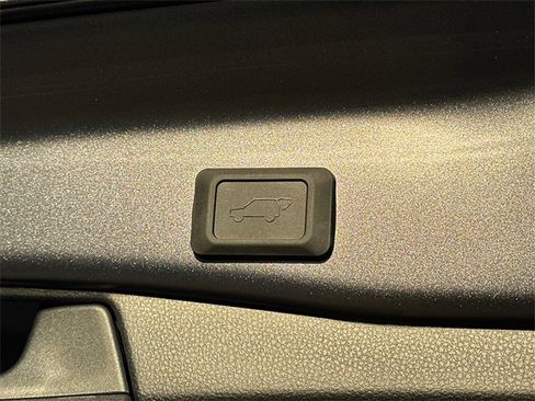 New 2025 Toyota RAV4 SE image 7