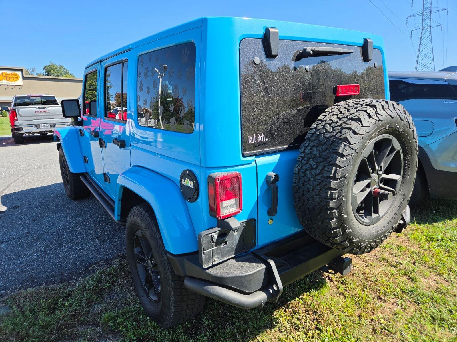 Used 2017 Jeep Wrangler Unlimited Sahara AWD/4WD image 8