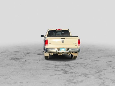 Used 2019 RAM 1500 Classic SLT w/ Luxury Group image 7