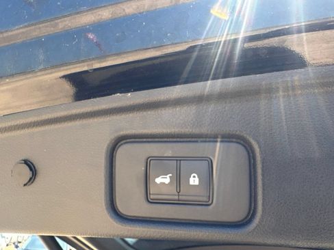 Certified 2025 Nissan Pathfinder SV FWD image 35