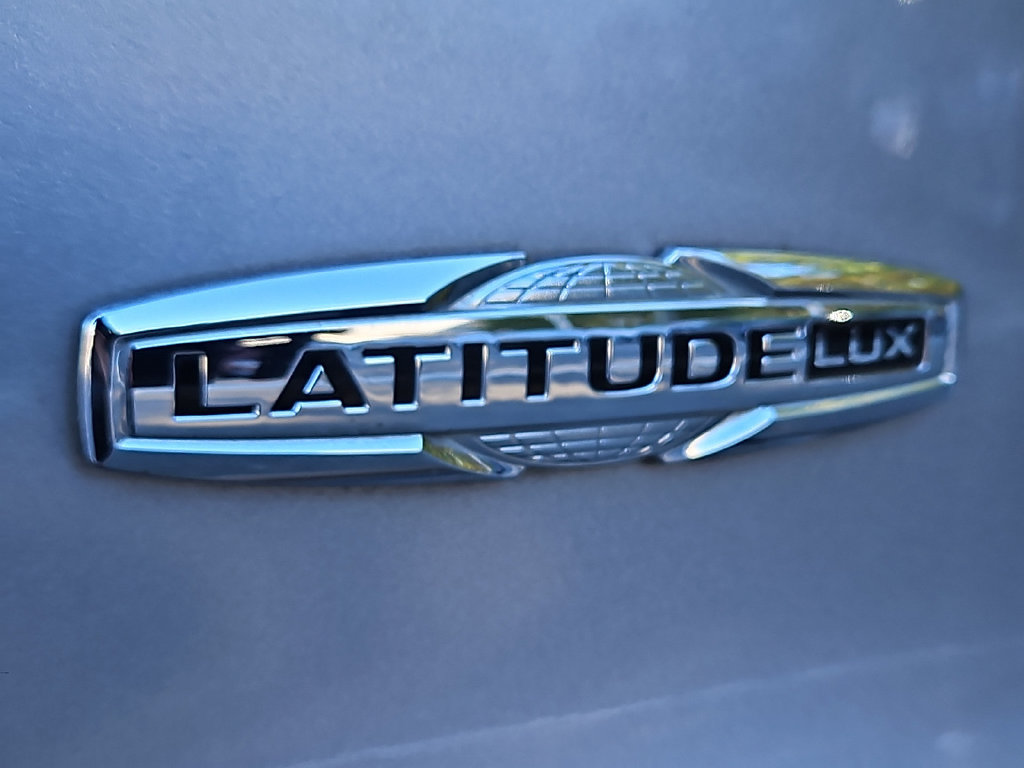 Used 2021 Jeep Cherokee Latitude Lux AWD/4WD image 29