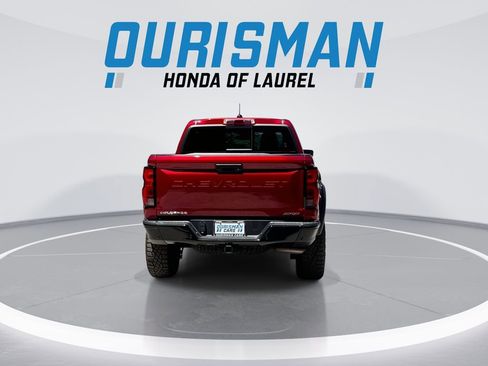 Used 2024 Chevrolet Colorado ZR2 w/ Safety Package AWD/4WD image 7