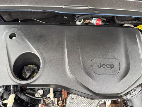 Used 2019 Jeep Renegade Limited w/ UConnect 8.4 Nav Group image 16