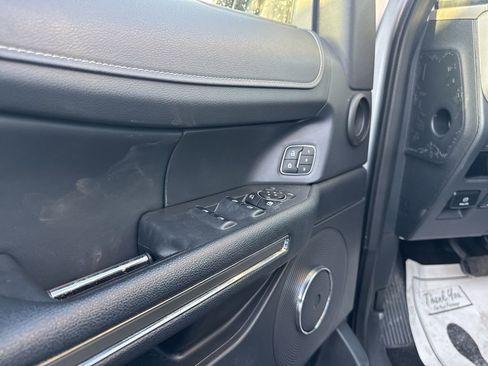 Certified 2024 Ford Expedition Max XLT image 10