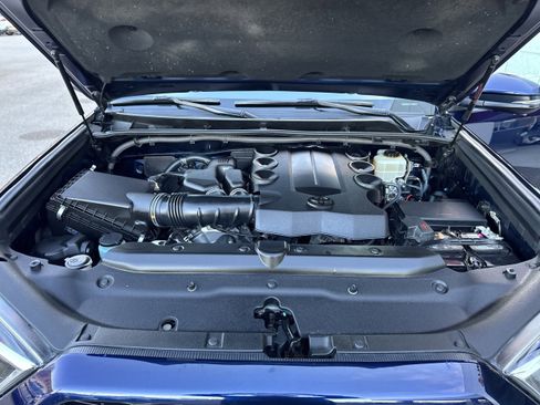 Used 2015 Toyota 4Runner Limited image 9