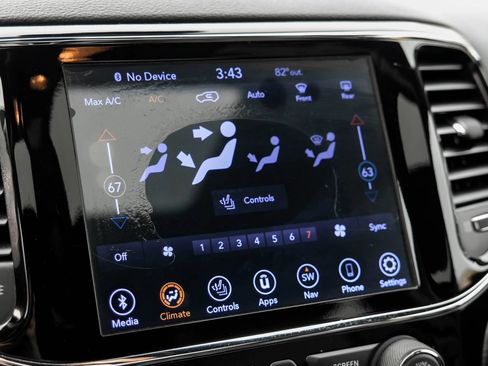 Used 2020 Jeep Grand Cherokee Altitude RWD image 29