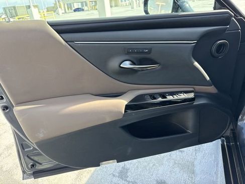 Certified 2023 Lexus ES 350 w/ Premium Package image 13