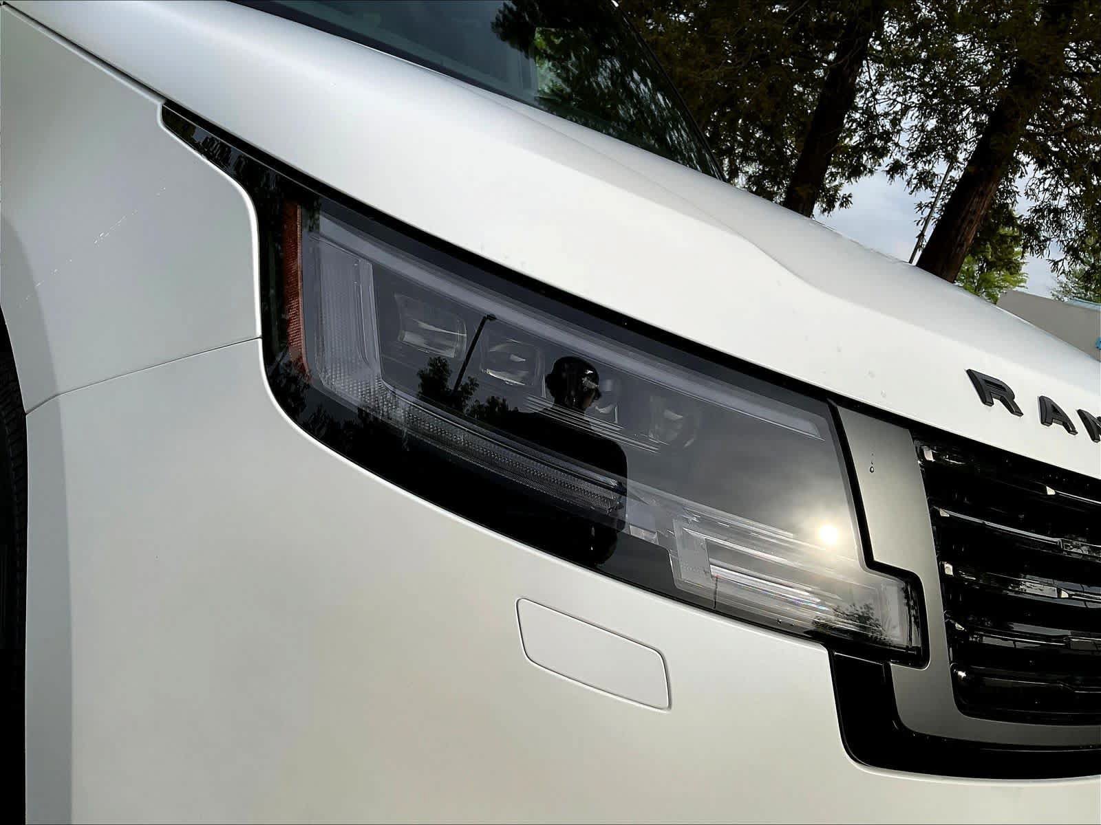 New 2026 Land Rover Range Rover SV AWD/4WD image 33