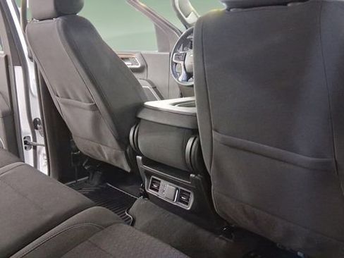 Used 2025 Chevrolet Silverado 2500 LT w/ Convenience Package image 16