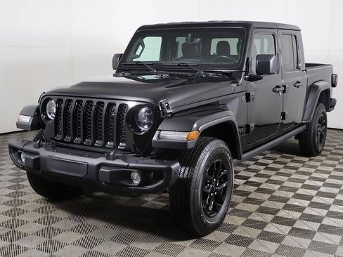 Used 2023 Jeep Gladiator Sport image 5