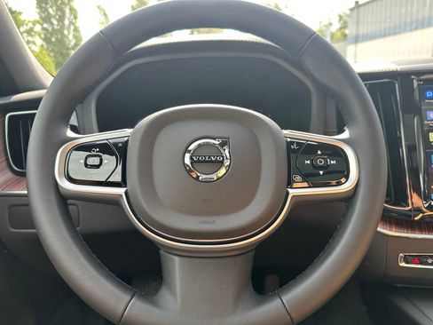 New 2025 Volvo XC60 B5 Ultra w/ Protection Package Premier image 24