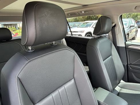 Certified 2023 Volkswagen Tiguan SE w/ Panoramic Sunroof Package FWD image 41