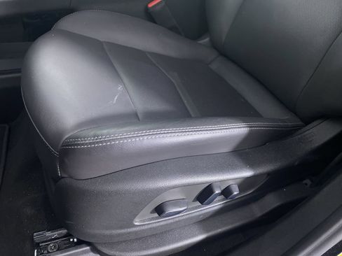 Certified 2025 Cadillac XT5 Premium Luxury image 10