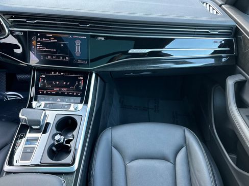 Used 2025 Audi Q8 Premium Plus w/ Premium Plus Package image 31