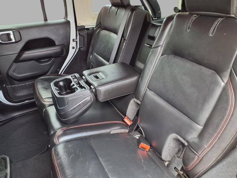 Certified 2022 Jeep Wrangler Unlimited Rubicon w/ Cold Weather Group AWD/4WD image 24