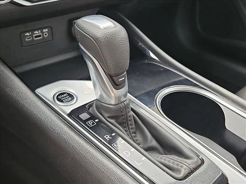 Used 2024 Nissan Altima 2.5 SV image 12