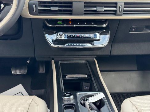 New 2026 Lincoln Corsair Premiere image 14