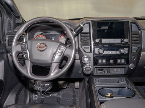 Used 2023 Nissan Titan PRO-4X w/ Pro-4x Convenience Package image 6