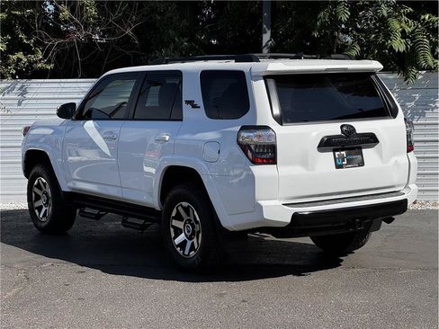 Used 2019 Toyota 4Runner TRD Off-Road Premium AWD/4WD image 3